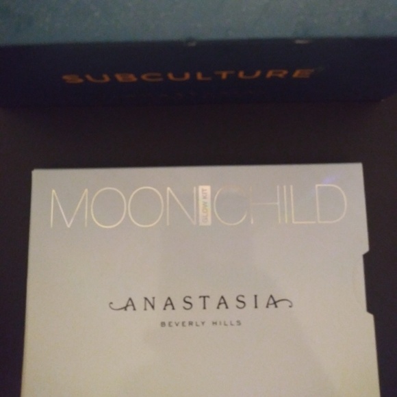 Anastasia Beverly Hill Moon Child glow kit - Picture 3 of 3